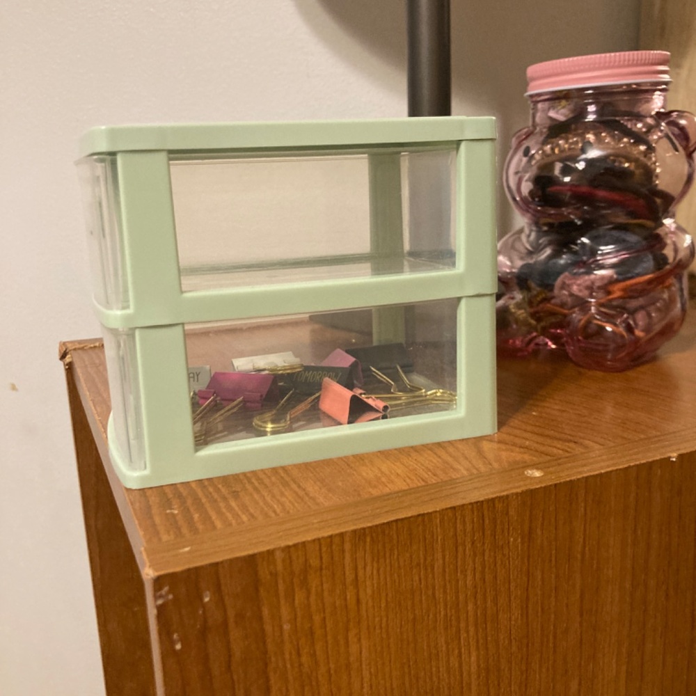 Storage drawers - Picture 2 of 2